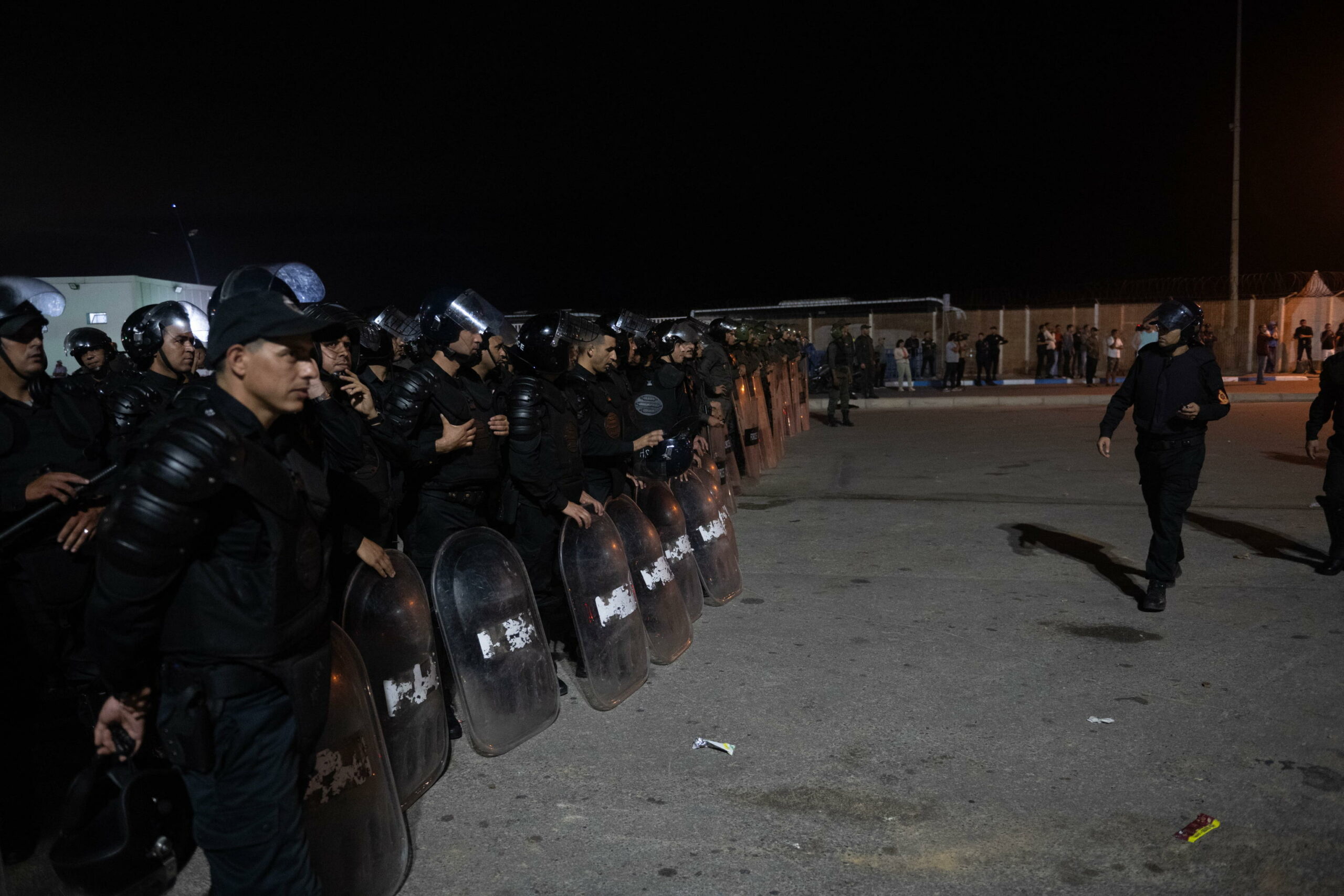 Marocco blocca tentativo di migrazione di massa nell’enclave di Ceuta