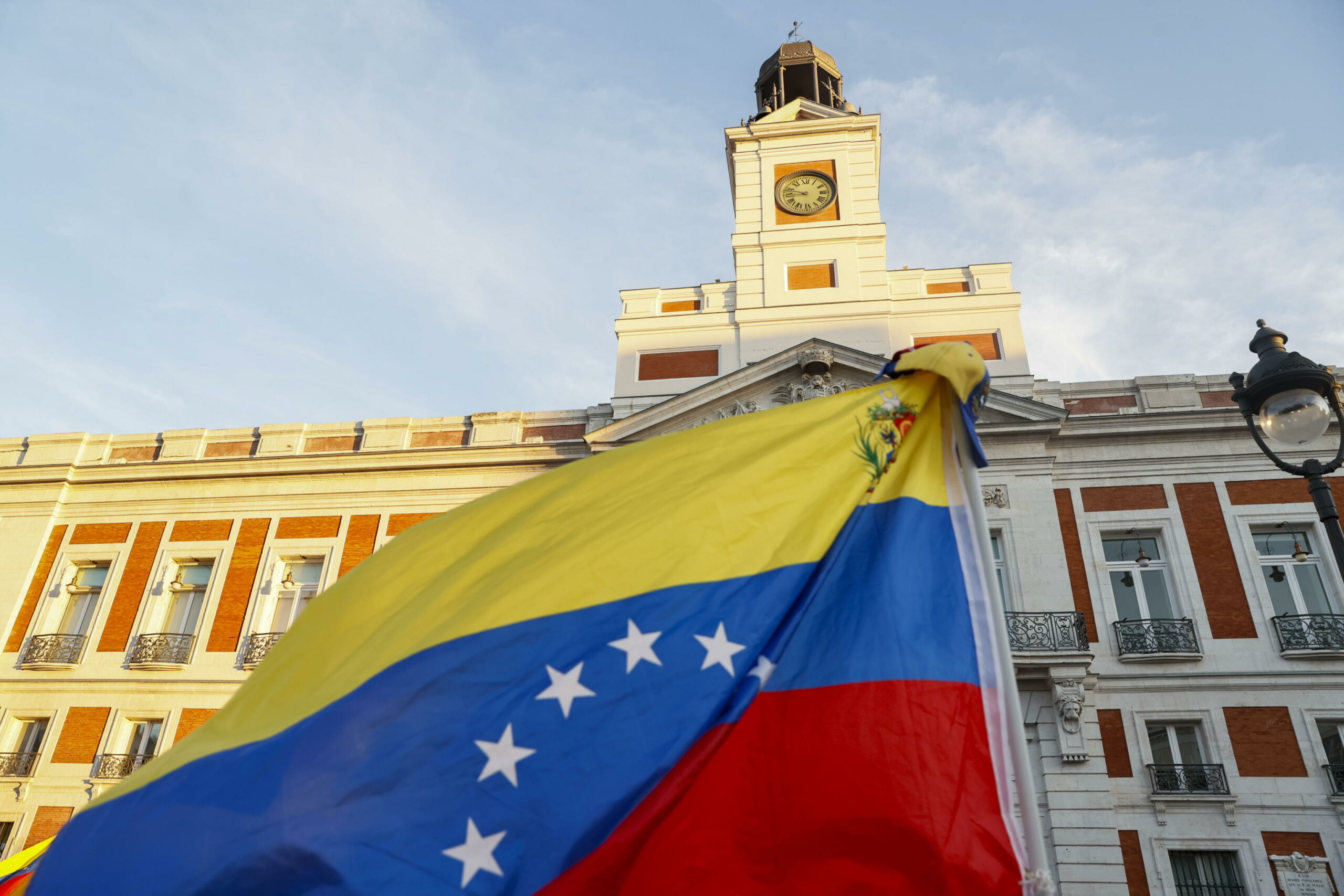 ￼Venezuela: Parlamento fa pressioni affinché il governo rompa relazioni con la Spagna