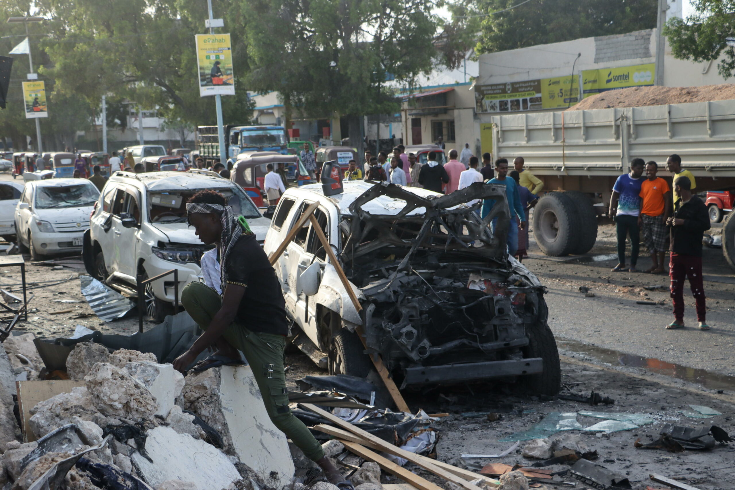 Somalia: almeno 6 morti in due attentati