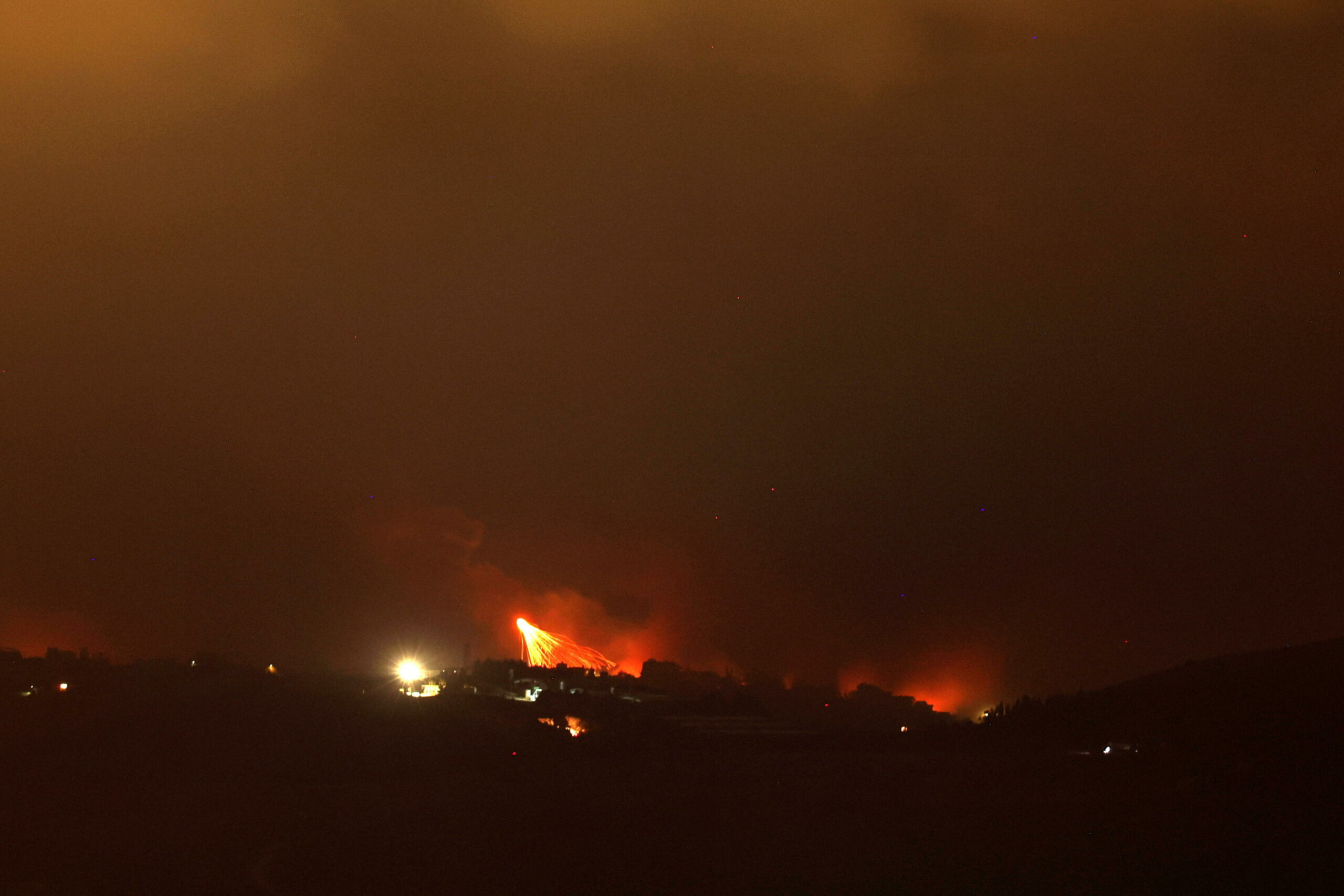 Israele avvia “limitata offensiva terrestre” nel Sud del Libano 