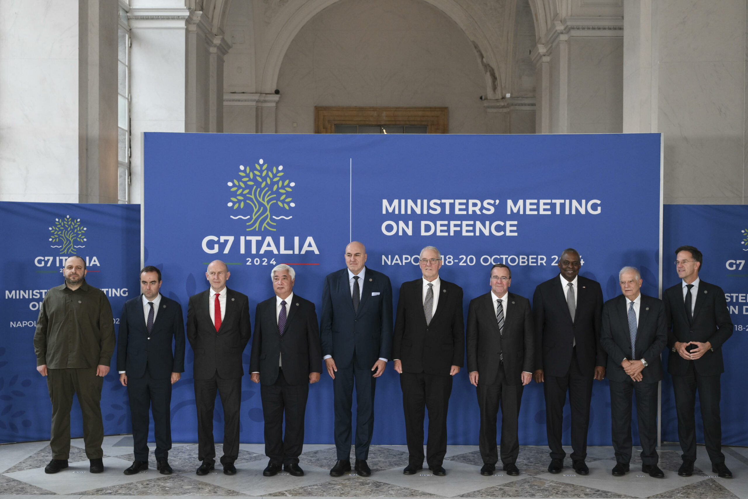 Leader G7 concordano di erogare prestiti per 50 miliardi di dollari all’Ucraina a dicembre