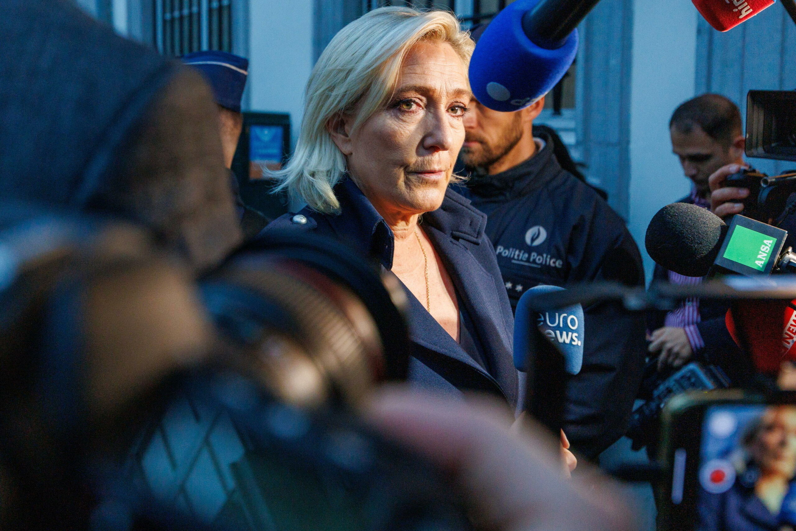 Le Pen a processo, il suo partito avrebbe usato impropriamente 4,5 milioni di fondi del Parlamento UE