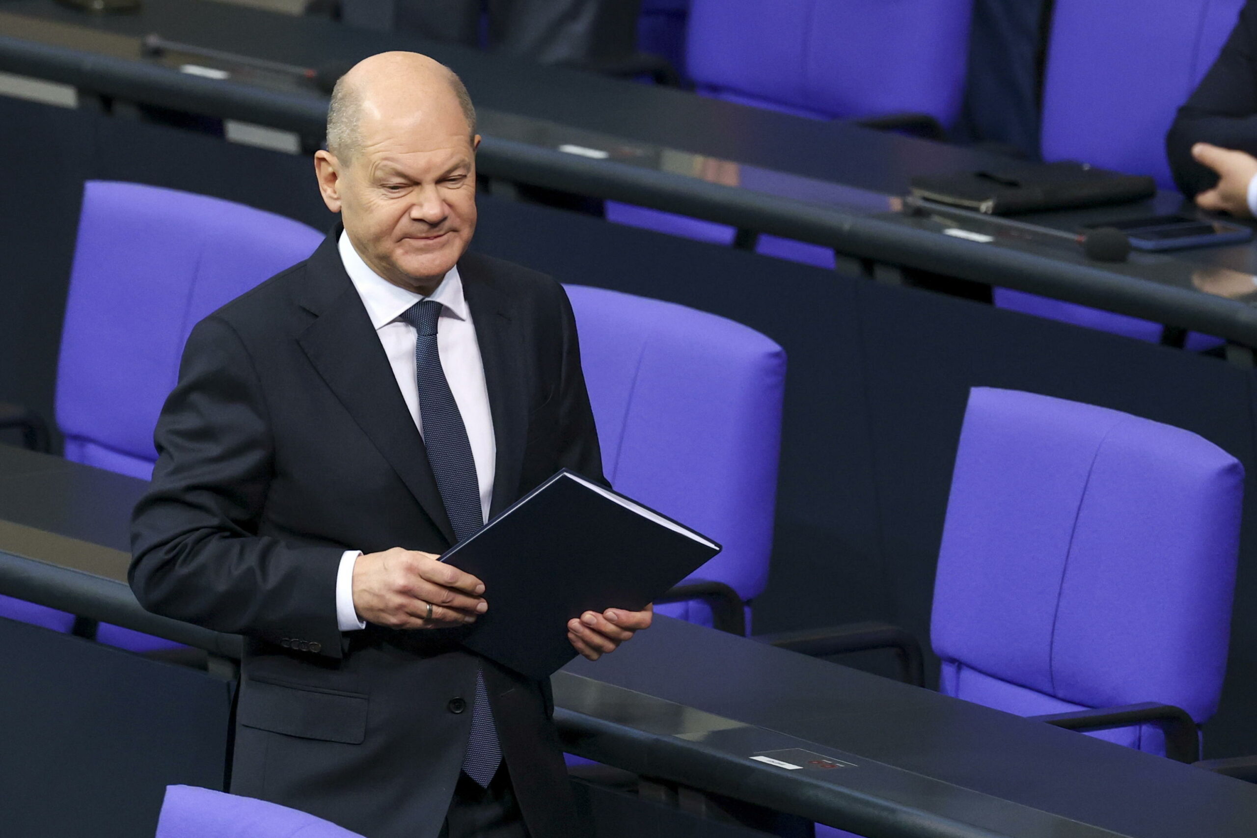 Germania: Scholz perde voto di fiducia