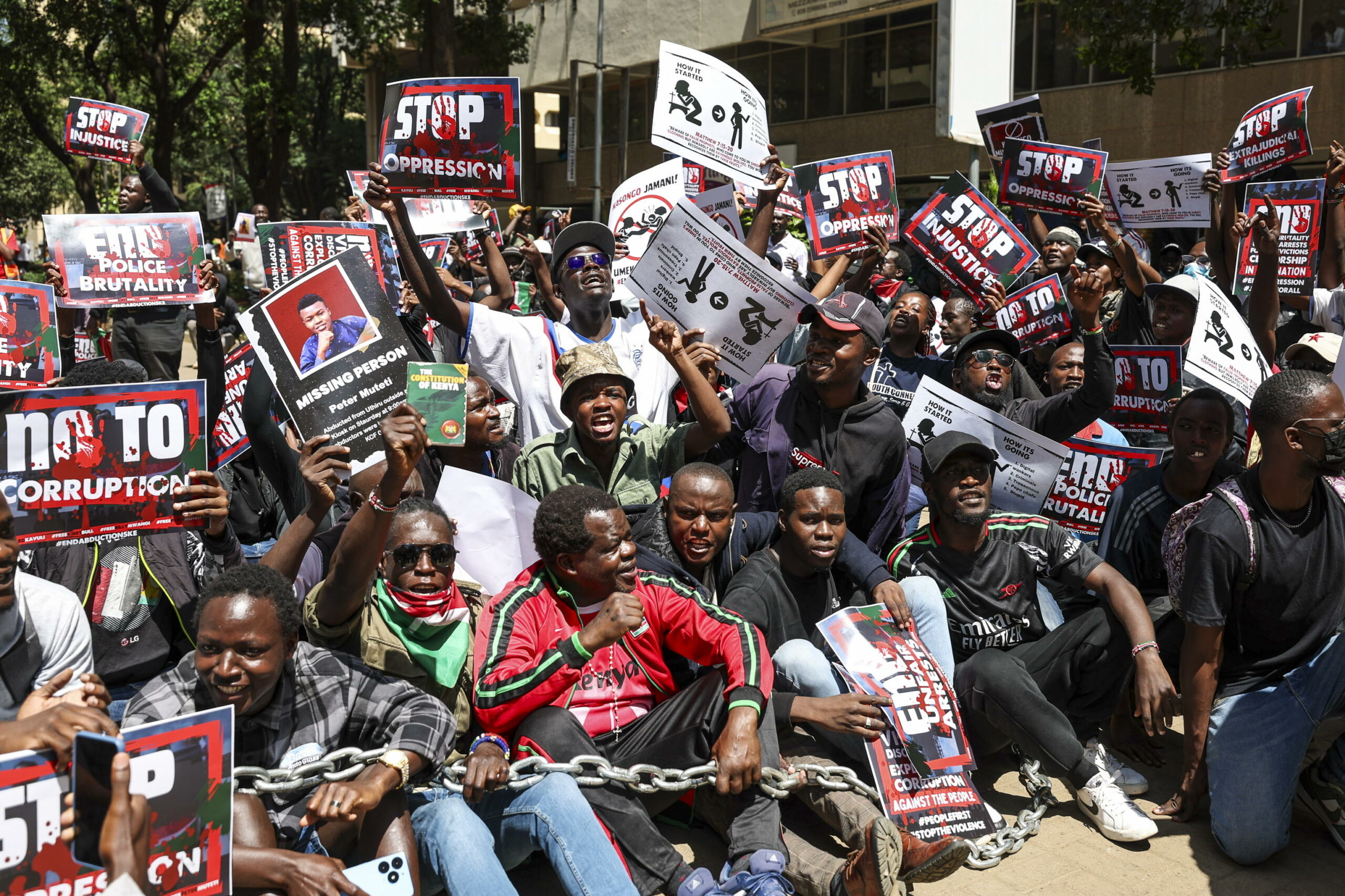 Kenya, proteste contro rapimenti di oppositori: arrestati manifestanti e un senatore