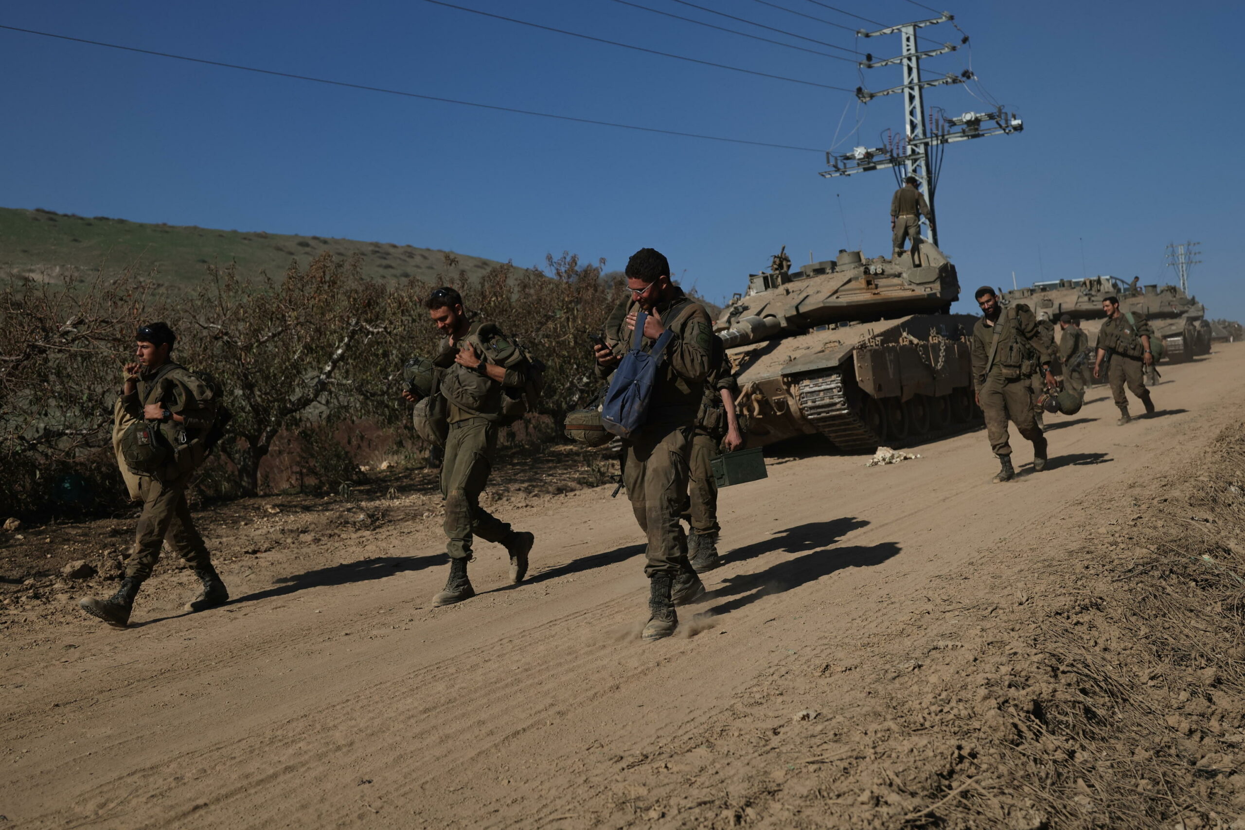 Israele e Hezbollah minacciano fine della tregua