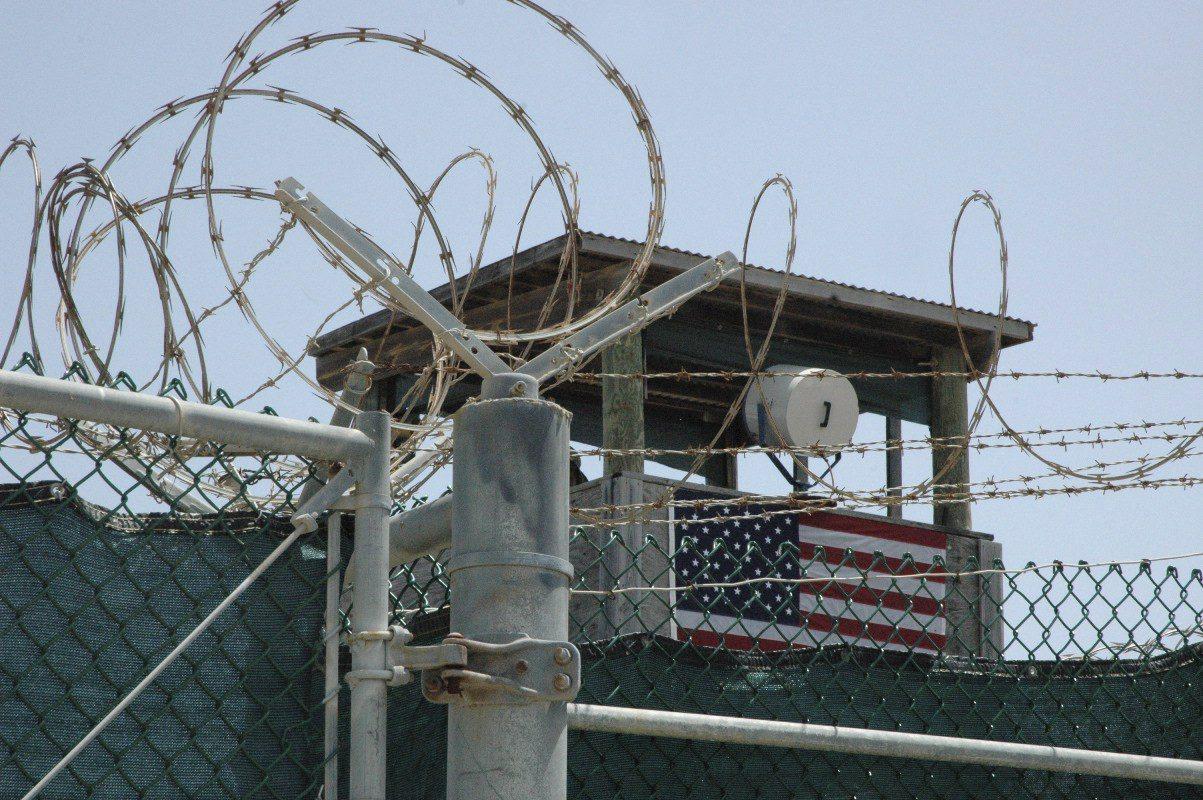 USA trasferiscono in Oman 11 detenuti yemeniti di Guantanamo mai processati