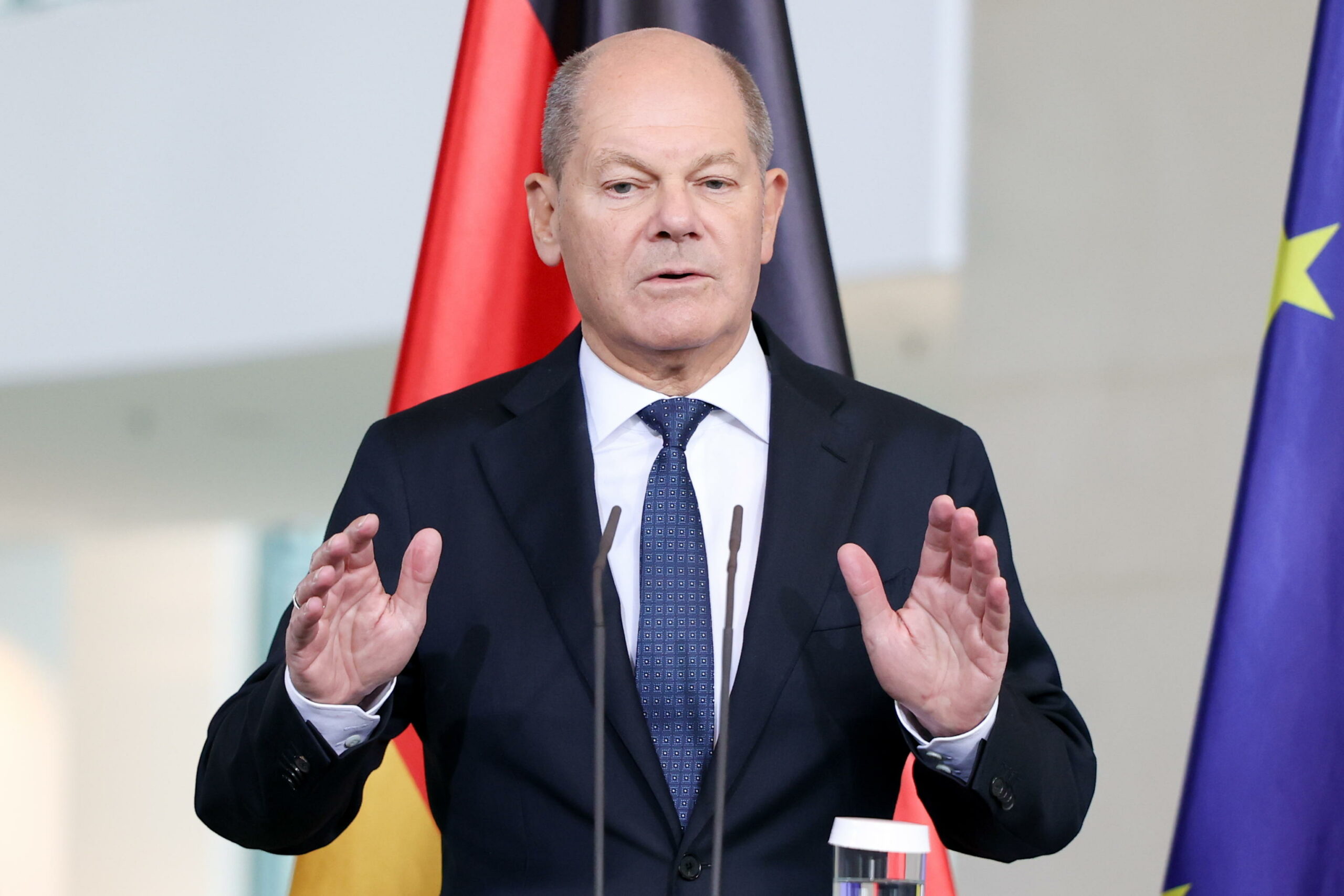 Scholz: “Fiducia nel continuo sostegno statunitense a Kiev dopo l’insediamento di Trump”