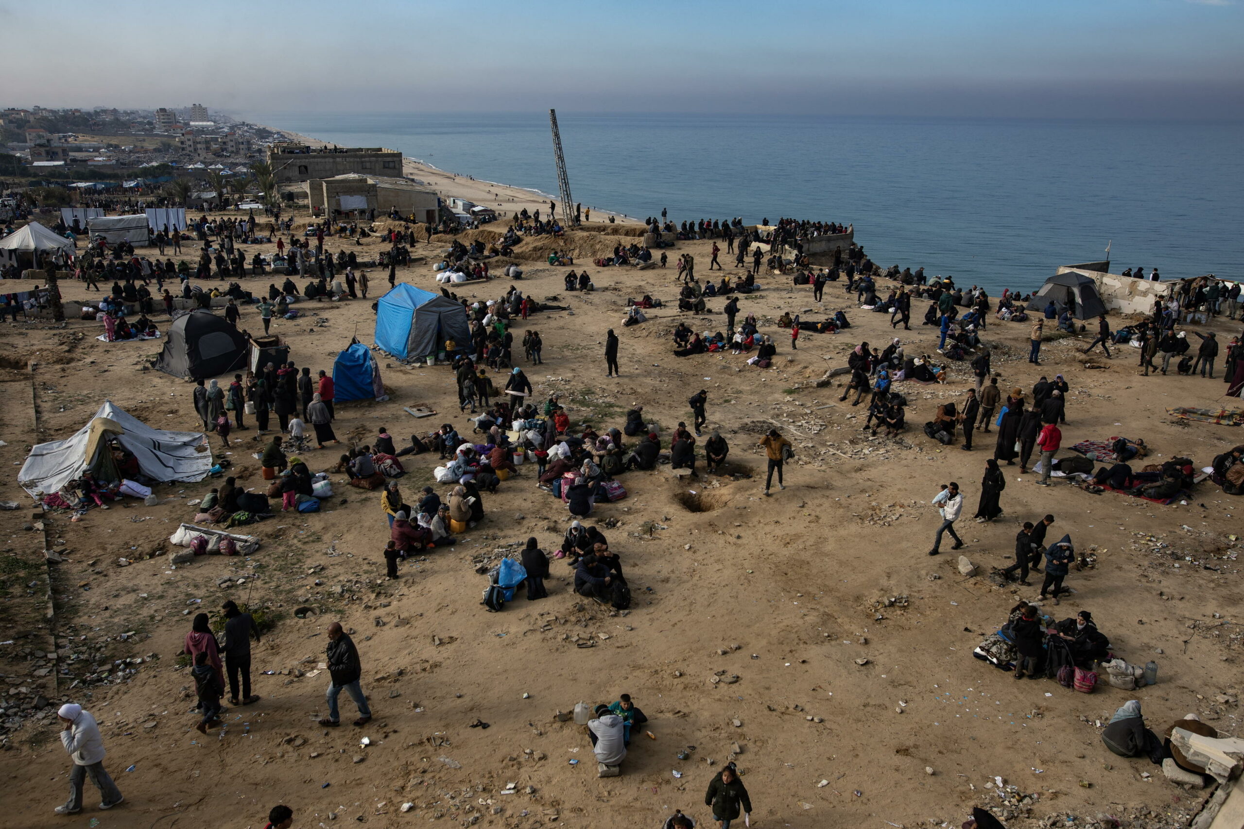 Gaza: 2 palestinesi uccisi in attacchi israeliani durante tregua