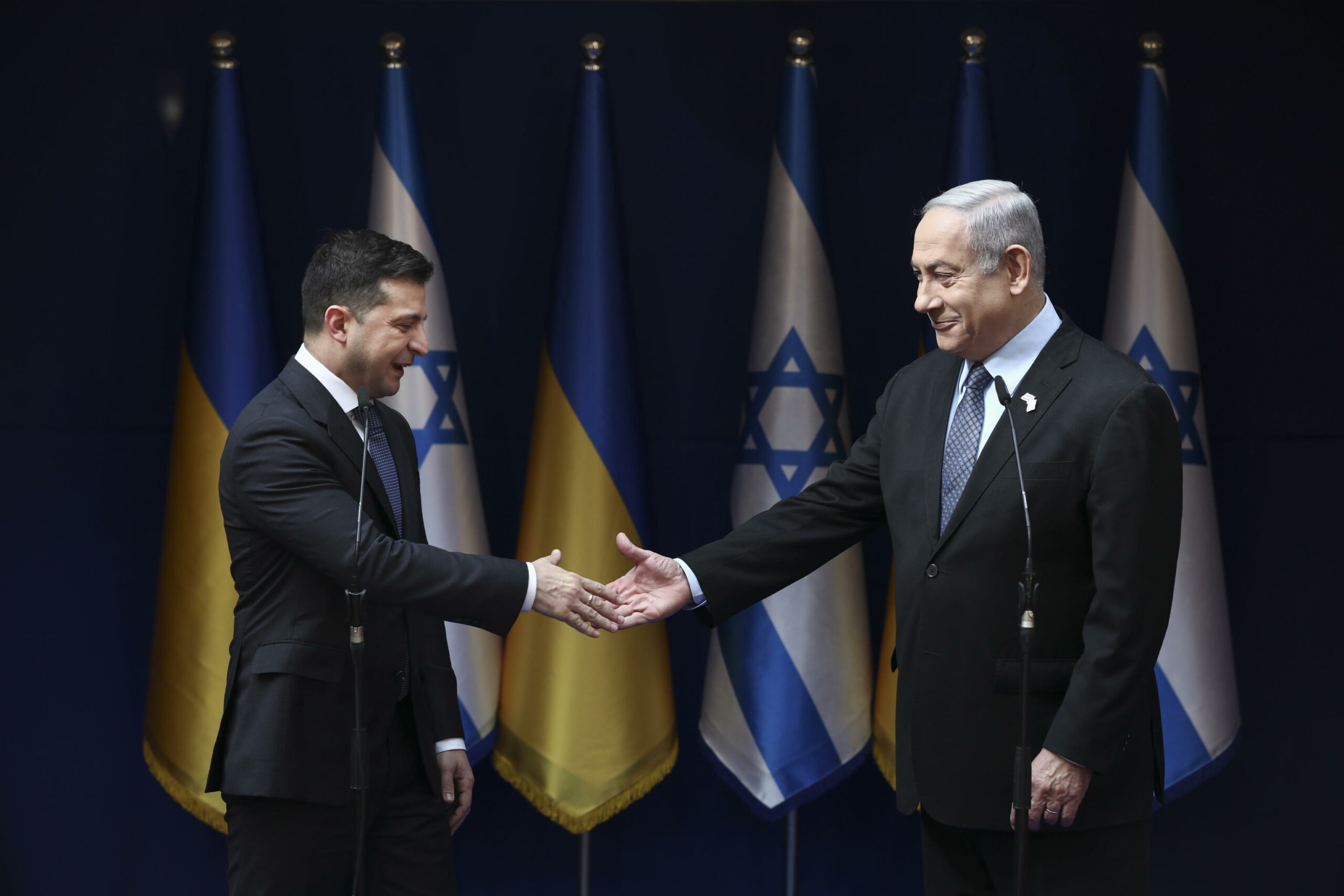 Mentre ambasciatore israeliano smentisce invio di armi russe in Ucraina, Zelensky telefona a Netanyahu