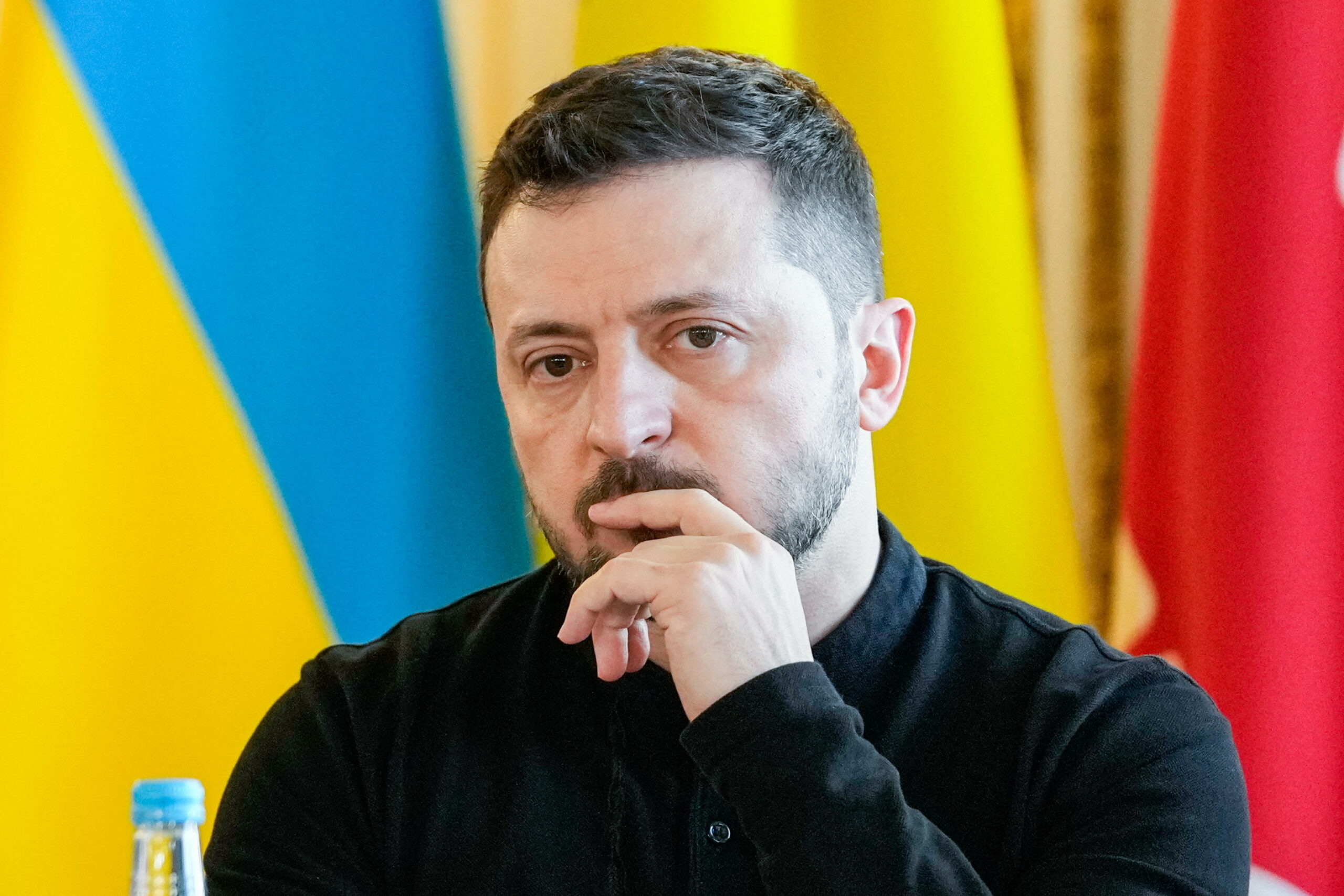 Zelensky: “Ucraina pronta a impegnarsi in negoziati”