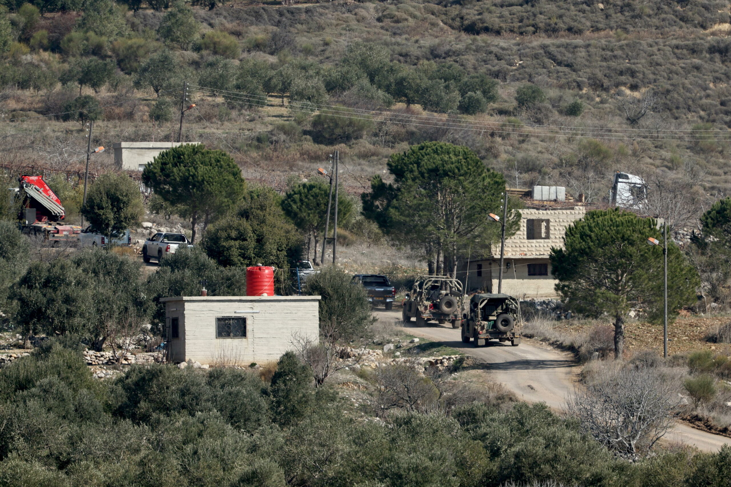 Siria accusa Hezbollah dell’uccisione di 3 soldati e bombarda Libano