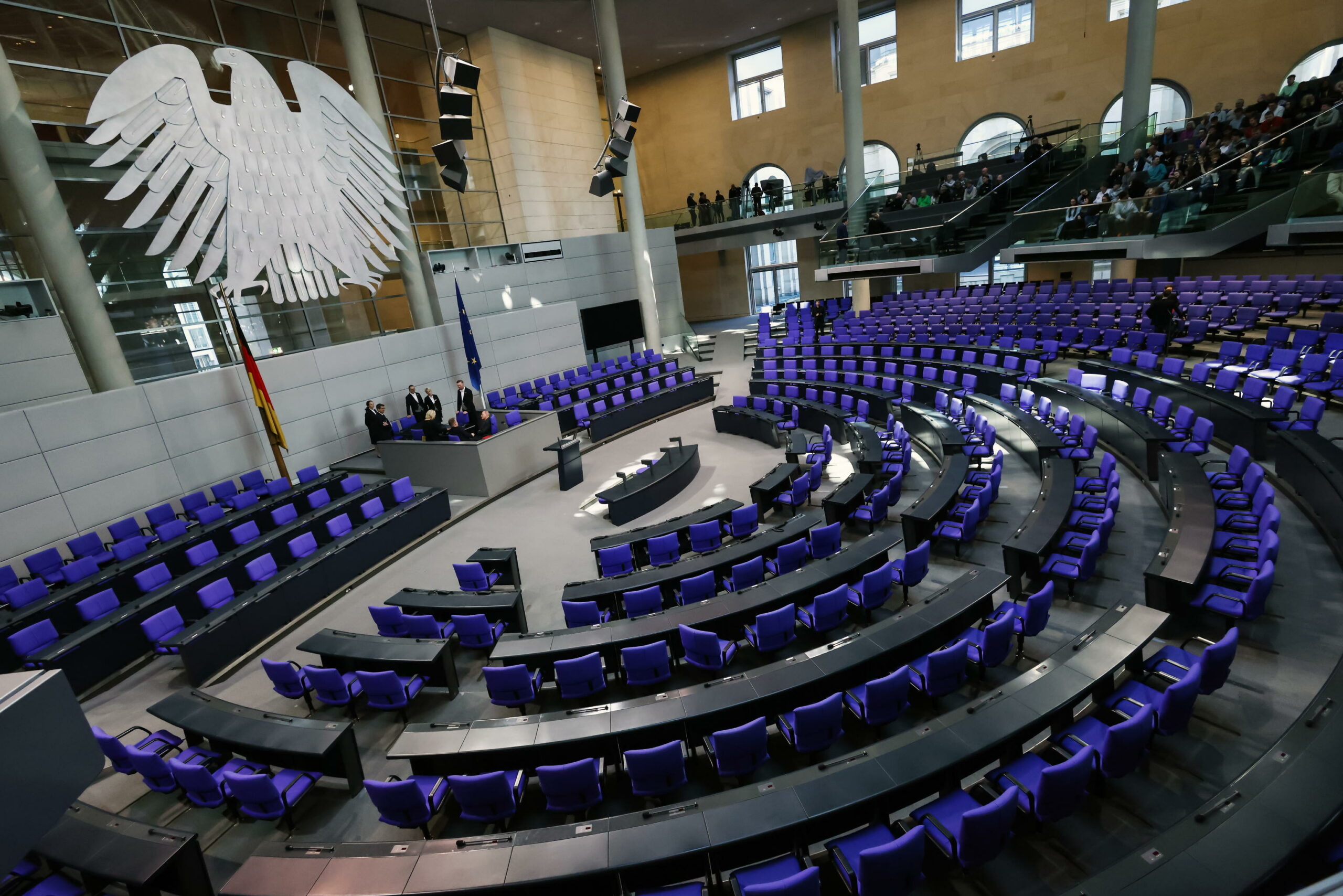 Germania: Bundestag approva aumento della spesa per la difesa